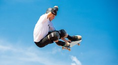 Na stará kolena nejtěžší zranění. Tony Hawk skončil se šrouby v noze