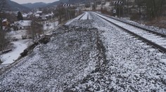 Železnici na Vsetínsku uzavřel sesuv půdy. Vlaky nepojedou zřejmě do konce března