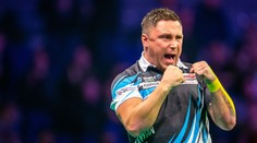 Světová jednička vymění šipky za rukavice. V dubnu bude boxovat