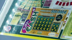 Zloději zaplatili los kradenou kartou a vyhráli. Peníze jsou moje, říká její majitel