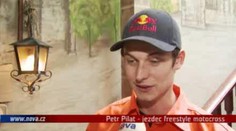 Video: Freestyle motocross: Pilát jde do akce!