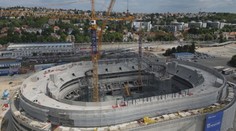 V Brně je největší evropský jeřáb. Pomáhá při stavbě nové arény