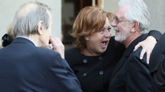 TRAPAS NA POHŘBU Jiřího Hubače! Stašová ŘVALA SMÍCHY!