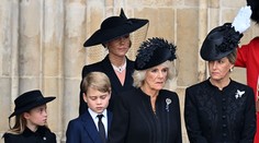 Dojemné gesto princezny Charlotte. Královně vzdala úctu malým detailem