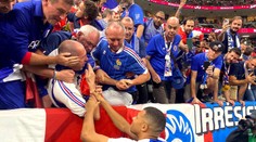 Rána jako z děla. Mbappé při rozcvičce trefil fanouška. Pak se omlouval