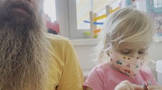 Dvouletá Madlenka závodí s časem. Do šesti týdnů potřebuje dárce kostní dřeně