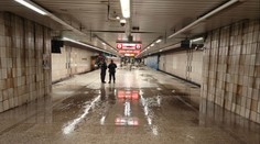 Komplikace v pražské dopravě. Metro stanicí Florenc už druhý den jen projíždí