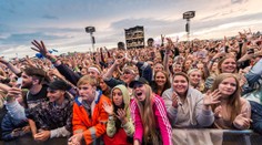 "Bolestivě mi mačkali prsa," řekla jedna z obětí útoků na festivalu