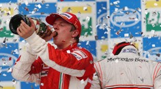 POTVRZENO! Räikkönen se vrací do Ferrari, bude parťákem Alonsa