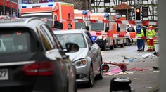 Počet zraněných v průvodu v Německu vystoupal na 30. Muž do něj vjel úmyslně
