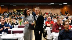 Hotel řeší škody po sjezdu Pirátů. Host vystříkal chodby hasičákem