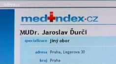 Česká lékařská komora tvrdí, že je na falešné doktory krátká