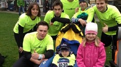 Moderátor Suchoň pomohl klučíkovi na vozíku splnit si svůj sen! Absolvoval s ním půlmaraton