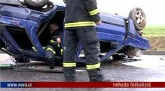 VIDEO: Nehoda: sportovci jeli na fotbal, skončili v nemocnici
