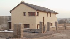 Ceny nemovitostí pořád rostou. Lidé tak musí slevovat ze svých nároků