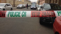 LOUPEŽNÉ PŘEPADENÍ na Smíchově! Pachatel s nožem pobodal muže nesoucího tržbu!