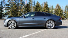 Žena dostala od bratra k Vánocům audi. Vzápětí o něj znovu přišla!