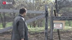 Podnikatel zatarasil lidem i zemědělcům cestu