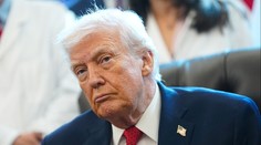 Trump se vložil do jednání o míru. Jeho nové požadavky situaci zhoršují