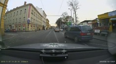 VIDEO: Drsnou honičku ukončil trik policistů a jejich zbraně