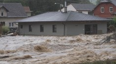 V některých obcích stále chybí silnice nebo chodníky, které zničily povodně
