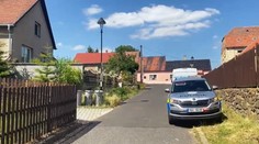Muž střílel z okna bytu, pak se zabarikádoval. Zadržela ho zásahovka