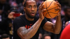 Myl auta 10 hodin denně, zastřelili mu otce. Teď táhne Toronto k titulu
