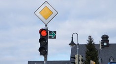 Budeme jezdit na červenou? Experti před novinkou varují