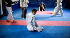 Nejmladší šampion suspendován, kvůli dopingu přišel i o světový titul