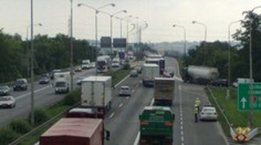 Na dálnici se srazilo šest aut. Dvě zraněné ženy