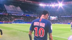 Neymar je zpátky a PSG slaví titul! Hráči uctili památku Notre-Dame