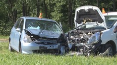 Při čelní srážce aut se zranily tři malé děti! Letěl pro ně vrtulník