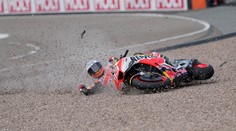Márquez během víkendu pětkrát spadl a závod nejel. V Německu vyhrál Martín