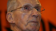 Stíhání Štrougala a Vajnara nekončí. Do případu se vložil Ústavní soud
