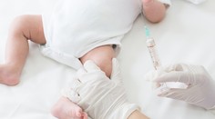 Záhadná dětská hepatitida děsí lékaře. Příznaky u pacientů se liší. PŘEHLED