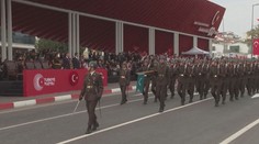 Turecko slaví sto let od založení. Do ulic se vydaly tisíce lidí