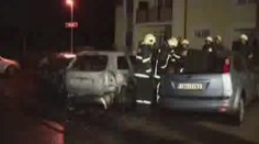 Video: Ve Vestci shořela zaparkovaná auta