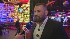Chuck Norris míří do Prahy, těší se i Vémola. Co by se od něj chtěl naučit?