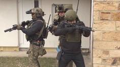 V Česku se zvýšil zájem o kurzy střelecké i přežití. Reportér si zkusil, jak jsou těžké