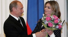 Problém pro Vladimira Putina. Údajnou milenku chtějí vyhodit z luxusní vily