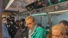 Alexej Navalnyj se poprvé po otravě vrátil do Ruska, hned ho zatkli