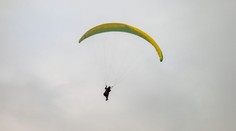 Ve Slovinsku havaroval český paraglidista. Těžce zraněný šplhal pro pomoc