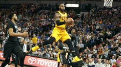 LeBron + Irwing = 50! Cleveland i díky nim na východu vládne