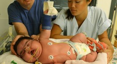 Maminka porodila 6kilovou holčičku! Bez císařského řezu