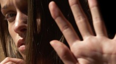 Policista svlékal, osahával a zneužíval ženy, které měl vyslýchat