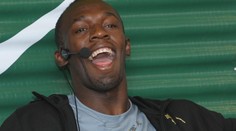 VIDEO: Šoumen Bolt zatančil a zazpíval Pražanům