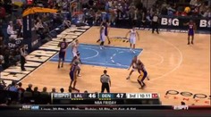 VIDEO: Basketbalista křičel bolestí. Ošklivě se zranil