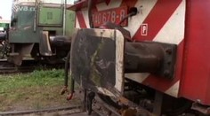 V Táboře ujel vlak, sám projel přejezdem a vykolejil