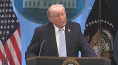 Trump zvýší cla na auta z Evropy. Nedržíte dohodu, vzkázal Unii