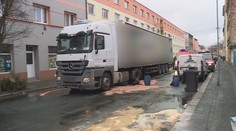 VIDEO: Silně opilý řidič kamionu kličkoval městem! Policie ho obvinila